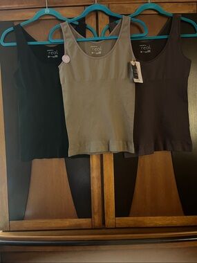 NWT Comfort by Real Set of Seamless Tank Tops-Black-Taupe-Brown-they run SMALL!